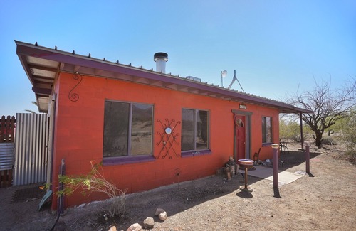 Wonder Valley House | Perfect Desert Retreat: Pool, Fire Pit & Pet-Friendly Stay