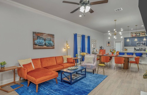 Shreveport House | Modern Retreat: Central Location with Spa & Pet-Friendly Stay