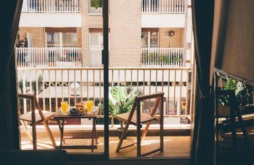 Gros Apartment | Gros Zurriola Beach: Pet-Friendly with Oceanfront Views