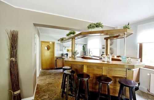 Schutzbach House | Ideal Family Retreat with Sauna, Hot Tub, and Private Theater