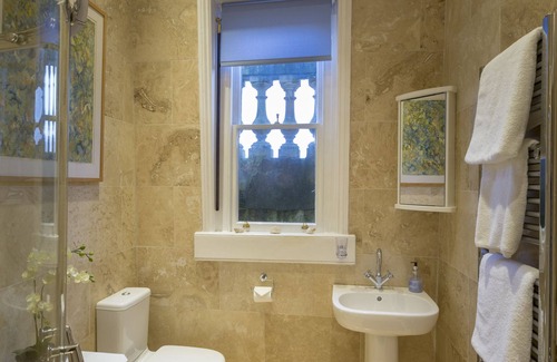 Bath Bed & Breakfast | Grosvenor Villa: Guest Rated 9.8 with Breakfast & Kitchen