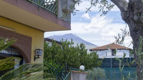 Pedara Bed & Breakfast | Discover Grotta del Monaco: Family-Friendly with Hot Tub