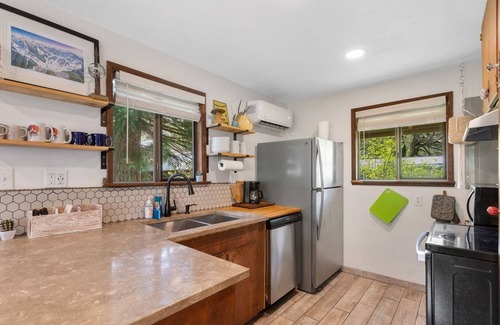 Gold Bar Cabin | Experience Grotto/Baring Cabin, Steps from Leavenworth