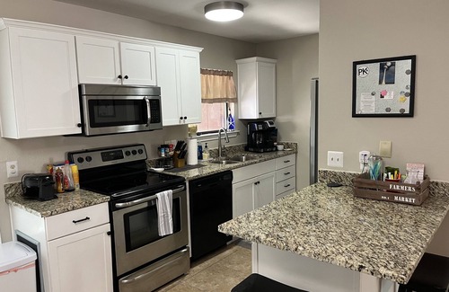 Oak Court House | Pet-Friendly Grotto Family Getaway with Ocean Views