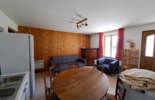 Monetier-les-Bains Apartment | Cozy Ground Floor Supplex in Peaceful Village Retreat