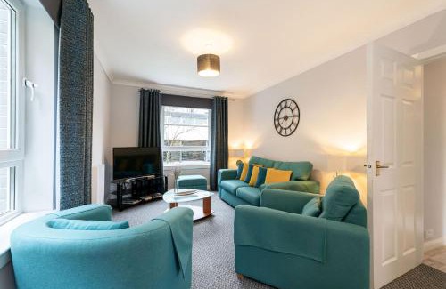 Bridge of Allan Apartment | Convenient Two Bedroom Flat with Pet and Child-Friendly Perks