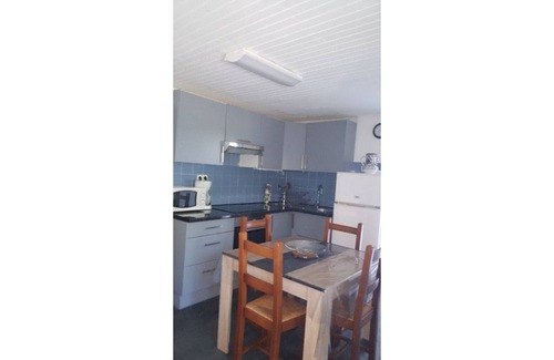 Carnoux-en-Provence Apartment | Ground Floor Apartment with Private Pool for Family Fun