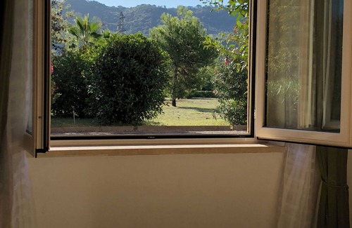 Vibo Valentia Apartment | Ground floor apartment close to beach exit and with swimming pool close by.