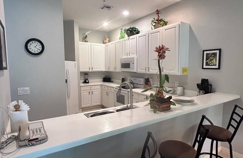 Bahama Bay Condo | Ideal Florida Condo with Pool & Family-Friendly Amenities