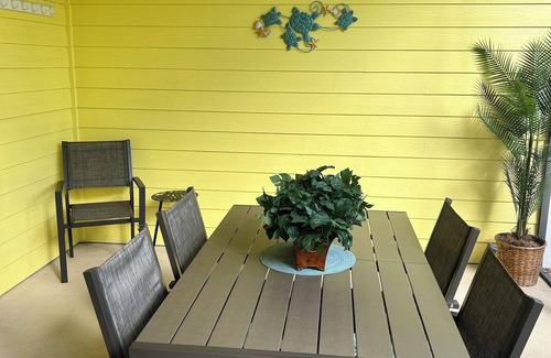 Bahama Bay Condo | Ideal Florida Condo with Pool & Family-Friendly Amenities