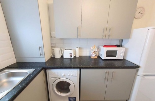 Bobbing Apartment | Ground Floor 2-Bedroom Flat with Superfast Wi-Fi & Breakfast