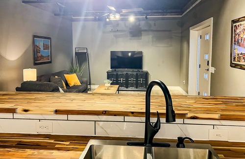 Wichita Falls Apartment | Ground-floor apartment with updated interior, communal patio, & firepit