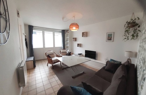 Pont-l'Abbe Apartment | Ground-floor apartment with private terrace in Pont l'abbé town center
