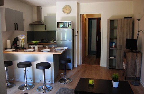 Caucade Apartment | Cozy Ground Floor Apartment with Pool, Steps from the Sea