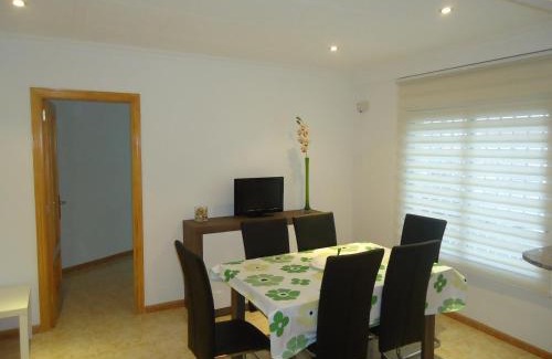 Vinaros Apartment | Cozy 2-Bedroom Apartment with Oceanfront Views