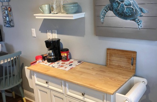 Biloxi Condo | Prime Beachfront Casino Retreat with Pool & Spa Access