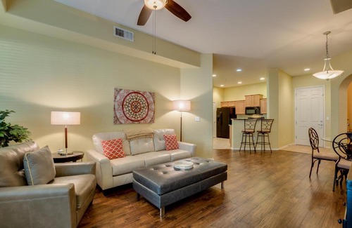 Park Place Apartment | Convenient Ground Floor Condo Steps from Pool & Spa