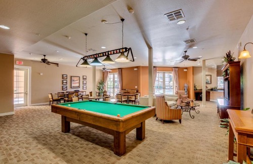 Park Place Apartment | Convenient Ground Floor Condo Steps from Pool & Spa