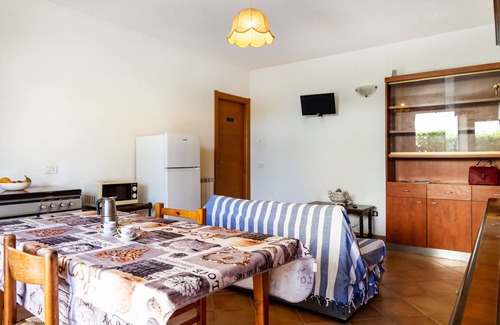 Alberese House | Ground Floor Apartment with Garden & Shared Pool Retreat
