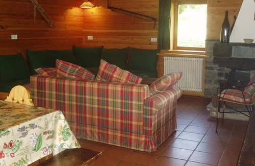 Villettaz Ski Chalet | Scenic Chalet on the Ground Floor with Matterhorn Views
