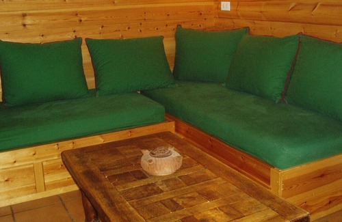 Villettaz Ski Chalet | Scenic Chalet on the Ground Floor with Matterhorn Views