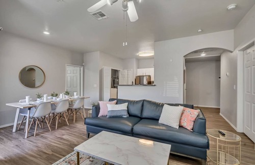 Clearfield Apartment | Ground Floor King Beds Pool Gym - Near Hill AFB