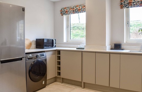 New Forest District Cottage | Inviting Ground Floor Open Plan Living Space for Families