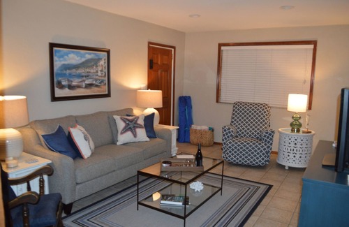 St. Pete Beach Condo | Poolside Condo at St. Pete Beach - Guest Rated 10/10
