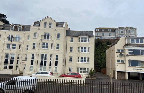 Dawlish Apartment | Exceptional Ground Floor Sea Front Apartment with Ocean Views