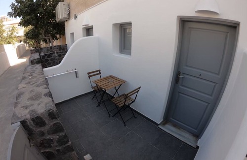 Perissa Apartment | Cozy Triple Room Steps from Perissa Beach with Ocean View