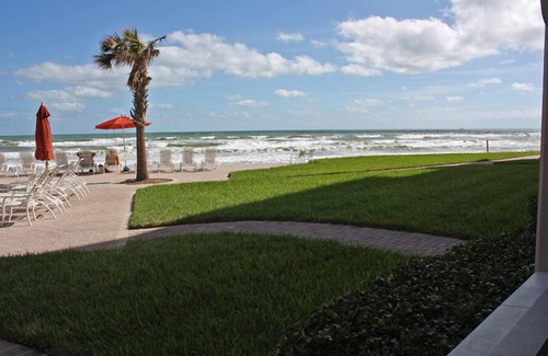 New Smyrna Beach Condo | Convenient Ground Floor Suite with Pool and Family Amenities