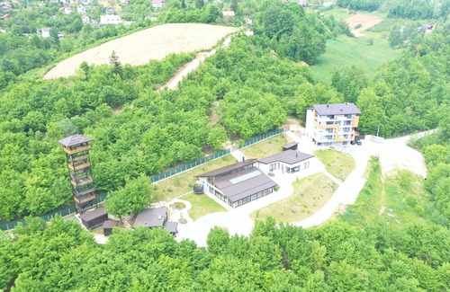 Novi Grad Sarajevo Apartment | Relaxing Ground Floor Retreat with 3 Bedrooms & Pool