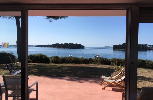 Larmor-Baden House | Panoramic Gulf Views: Architect House with Pool & Breakfast