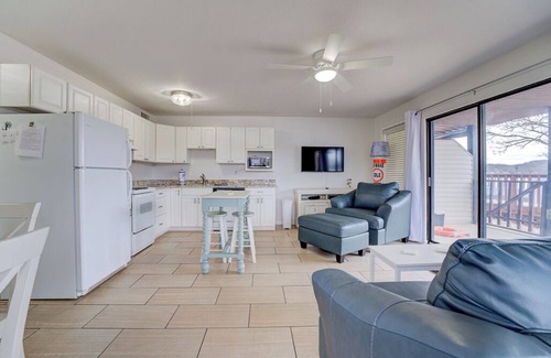 Lake of the Ozarks Condo | Convenient Ground Level Unit with Pool and 180° Views