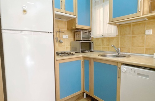 Diputacion de Rincon de San Gines Apartment | Groundfloor Retreat with Terrace in Plaza Bohemia