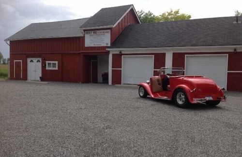Niagara Falls House | Ideal Group Stays for Sports, Events & Gatherings