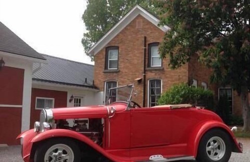 Niagara Falls House | Ideal Group Stays for Sports, Events & Gatherings
