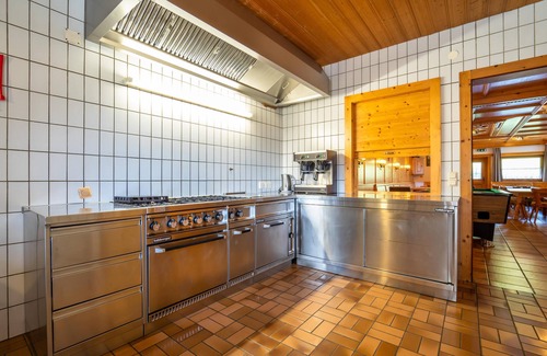 Gerlosberg House | Ideal Group Home with Terrace, Balcony & Ski Storage