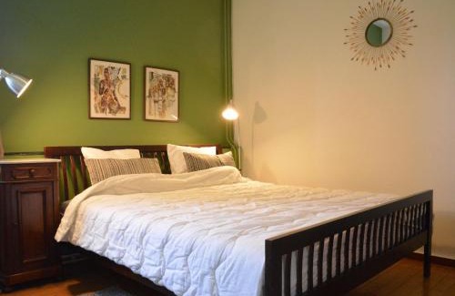 Anhee House | Welcoming Holiday Home with Private Terrace for Families