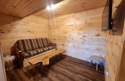 Scio House | Group Friendly Cabin with Spa on the Deck in Ohio