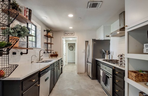Haltom City House | Convenient Group-Friendly Home Near Downtown Fort Worth