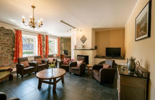 Amel House | Experience Comfort at La Ferme d'Amel - Pet Friendly & Pool