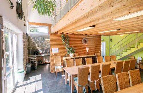 Amel House | Experience Comfort at La Ferme d'Amel - Pet Friendly & Pool