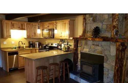 Port Angeles House | Unforgettable Group Getaway at Lake Sutherland Retreat