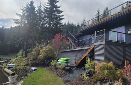 Port Angeles House | Unforgettable Group Getaway at Lake Sutherland Retreat