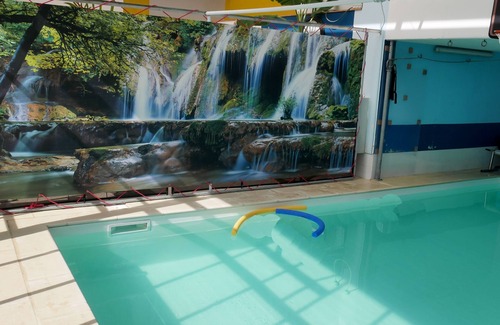 Casson Villa | Relaxing Country Gite with Indoor Pool & Child-Friendly Amenities