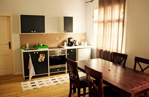 Pegau House | Ideal Group House with Cozy Apartments Near Leipzig