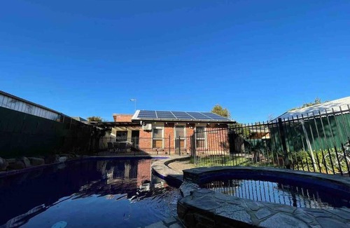Westbourne Park Apartment | Relaxing Group House with Scenic Salt Pool and Spa