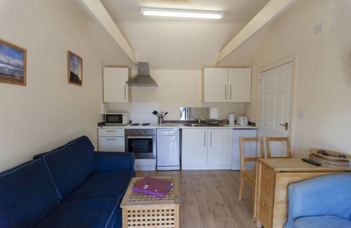 Elmsted Cottage | Quaint Group of Cottages in AONB for Family Getaways