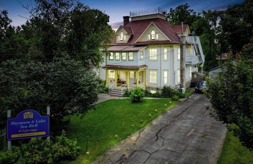 Marmora Apartment | Relaxing Group Getaway at Marmora and Lake Inn B & B